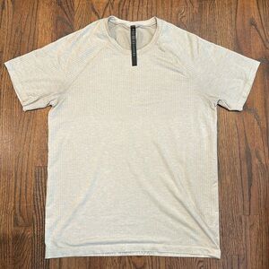 Lululemon men’s Metal Vent performance T shirt size L